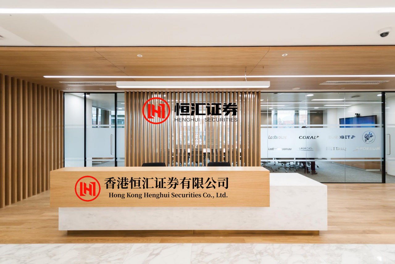 双融配资官网 人如果过度的节俭，舍不得吃，舍不得穿，那你省下来的其实不是钱，而是一个廉价的人生，提升自己的生活花钱，才能表明你是幸福快乐的人